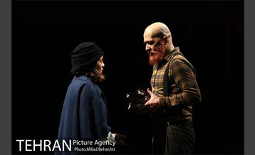 نمایش بوی گند دهن خانوم مارکز 8