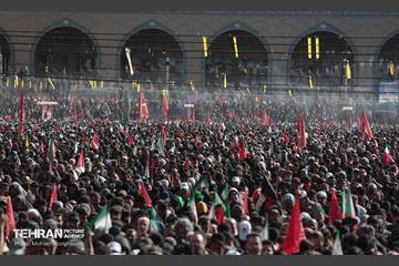اقامه نماز بر پیکر آقای شهید ایران - 1 48