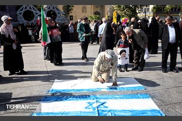 تجمع قدردانی از عملیات وعده صادق ۲ در میدان امام حسین (ع) 40