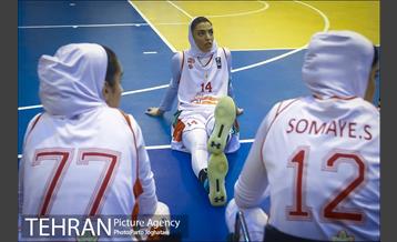 دیدار تیم های بسکتبال مهرام و گاز تهران 13