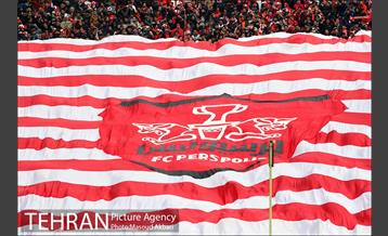 دیدار تیم های فوتبال استقلال و پرسپولیس