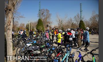 آیین درختکاری دوچرخه سواران تهران 12