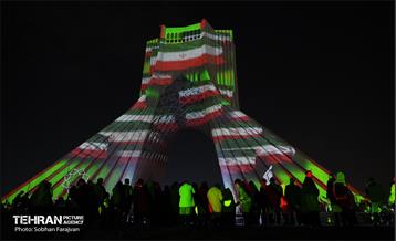 نورافشانی جشن پیروزی انقلاب اسلامی در میدان آزادی 33