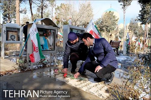 آیین غبارروبی از مزار شهدای انقلاب اسلامی 12