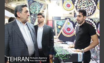 بازدید پیروز حناچی شهردار تهران از هفدهمین نمایشگاه عطر سیب 6