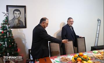 دیدار شهردار تهران با خانواده شهید زوریک مرادیان 4