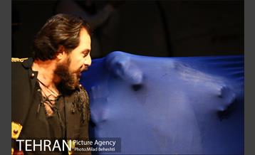 نمایش سرزمین پدری 17