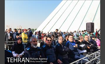 همایش زنگ تحرک و جشنواره بادبادک ها در میدان آزادی 11