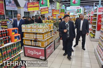 بازدید اعضای شورای شهر از فروشگاه شهروند  15