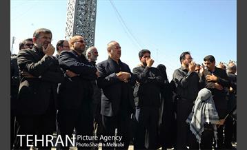 مراسم عاشورای حسینی در میدان امام حسین(ع) 4