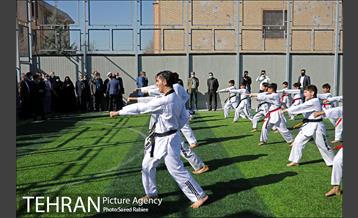 افتتاح مجموعه ورزشی چندمنظوره نارون در منطقه 18