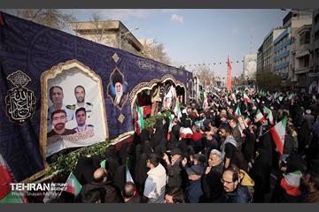 تشییع پیکر مطهر شهدای ناوشکن دنا 22