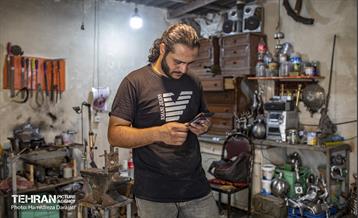 عشق و ارادت به محرم من را به سمت و سوی این کارگاه کوچک کشاند.