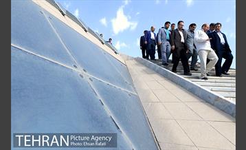 بازدید شهردار تهران از آخرین مراحل ساخت باغ کتاب تهران 25