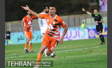 دیدار تیم‌های سایپا و پرسپولیس در لیگ برتر فوتبال ایران 1