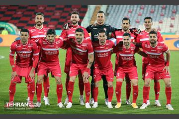 دیدار تیم های فوتبال پرسپولیس تهران و نفت مسجد سلیمان 3