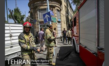 عملیات اطفا حریق در میدان حسن آباد 9