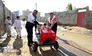 امدادرسانی تیم مدیریت بحران تهران به مناطق سیل‌زده سیستان و بلوچستان 20