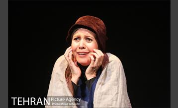 نمایش وصیت نامه خانم سارا‎ 14