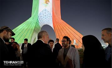 اکران ویدئو مپینگ روز ملی مکزیک 1