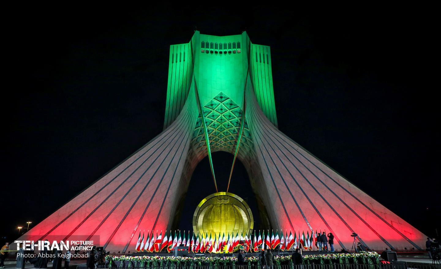 پنجاه و یکمین سالگرد برج آزادی  27