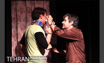 نمایش مرثیه ای برای آقای ع 2