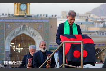 اهتزاز پرچم حرم سیدالشهدا(ع) بر فراز گنبد حرم عبدالعظیم حسنی(ع) 23