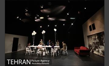 نمایش سه خواهر‎ 3