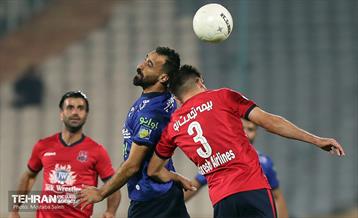 دیدار تیم‌های فوتبال استقلال و نساجی مازندران 17