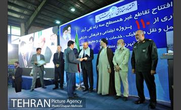 افتتاح و بهره برداری از 110 پروژه منطقه 20 با حضور دکتر قالیباف 42