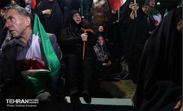 اجتماع مردمی دفاع از انقلاب در میدان کمال الملک تهرانسر 11
