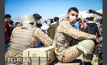 جشن تحویل سال ۱۴۰۰ در میدان آزادی  7