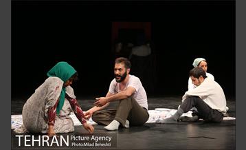 نمایش آوازهای سر شام‎ 11