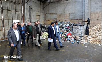 تخلیه و پلمب مرکز غیرمجاز پسماند در منطقه 17 39