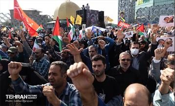 مراسم تشییع پیکر شهید سردار عباس نیلفروشان - 2 33