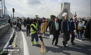 خدمات شهرداری تهران در پایان راهپیمایی ۲۲ بهمن 11
