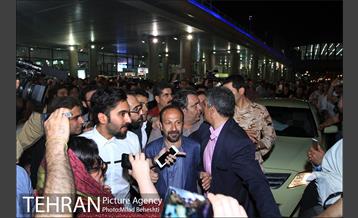 استقبال از عوامل فیلم فروشنده در فرودگاه امام خمینی تهران‎ 5