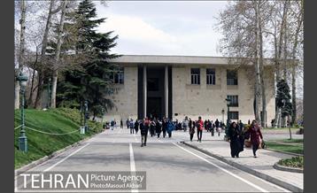 بازدید مسافران نوروزی تهران از کاخ موزه نیاوران‎ 1