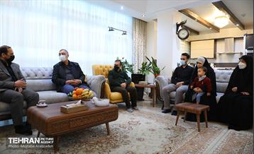 حضور شهردار تهران در منزل سردار شهید بیات 7