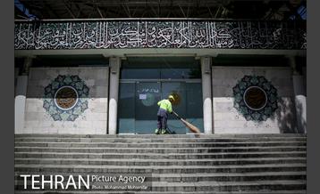 آماده سازی دانشگاه تهران برای نماز جمعه 15