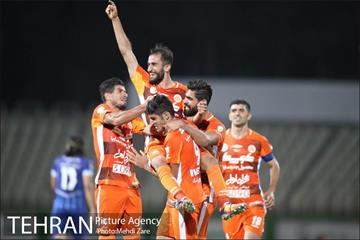 دیدار سایپا تهران و صنعت نفت ابادان در لیگ برتر فوتبال  14