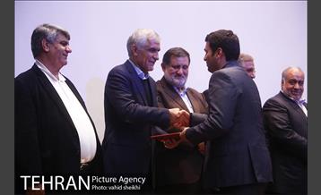 آیین اهدا ماشین آلات تهیه شده توسط شهرداری تهران به مناطق زلزله زده استان کرمانشاه 33