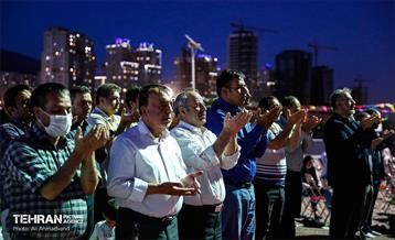 ویژه برنامه ولادت امام رضا(ع) در دریاچه خلیج فارس 2