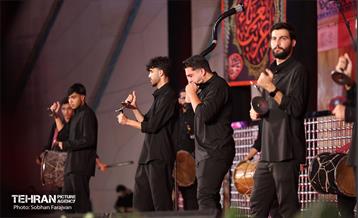 آئین بدرقه زائران اربعین در میدان آزادی 50