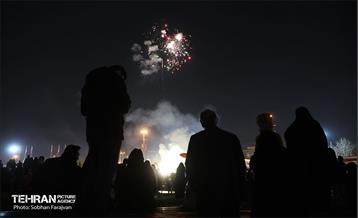 نورافشانی جشن پیروزی انقلاب اسلامی در میدان آزادی 2