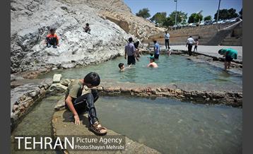 جاری‌ شدن آب در چشمه‌علی 12