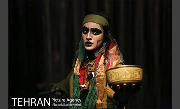 نمایش روزی می بایست می مرد‎ 5