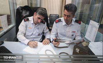 بازدید شهردار تهران از ستاد فرماندهی عملیات آتش نشانی 38