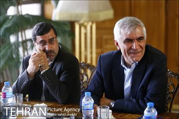 اولین جلسه محمد علی افشانی در دفتر شهردار تهران 16