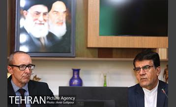 بازدید سفیر اتریش از میدان اتریش 3